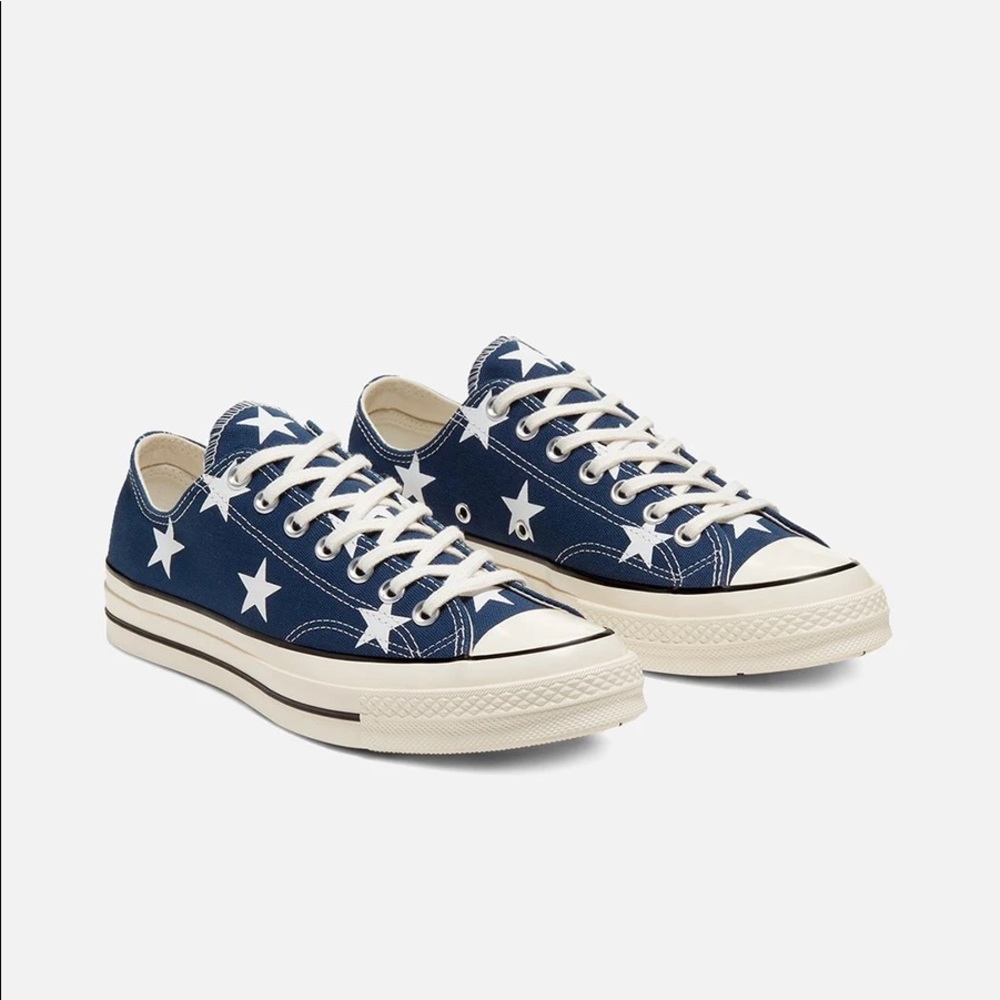navy converse with stars